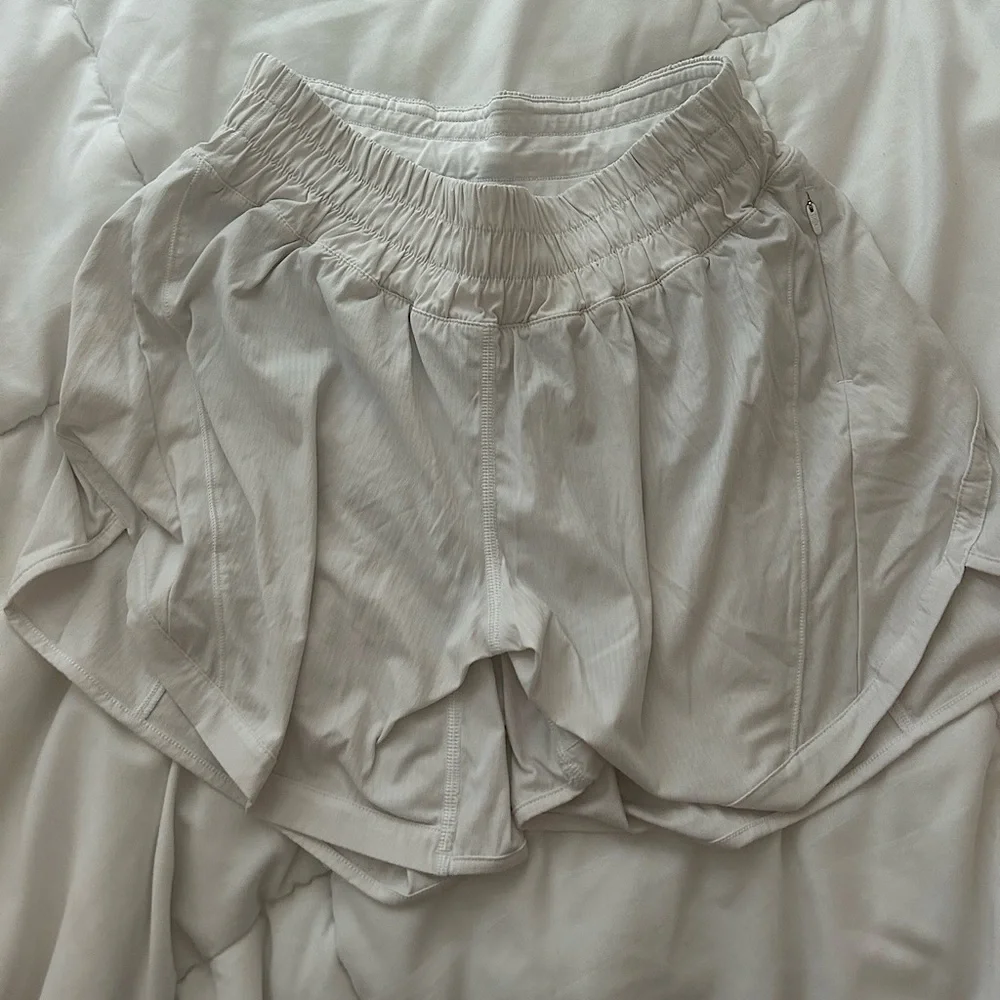 lululemon shorts - Picture 1 of 3